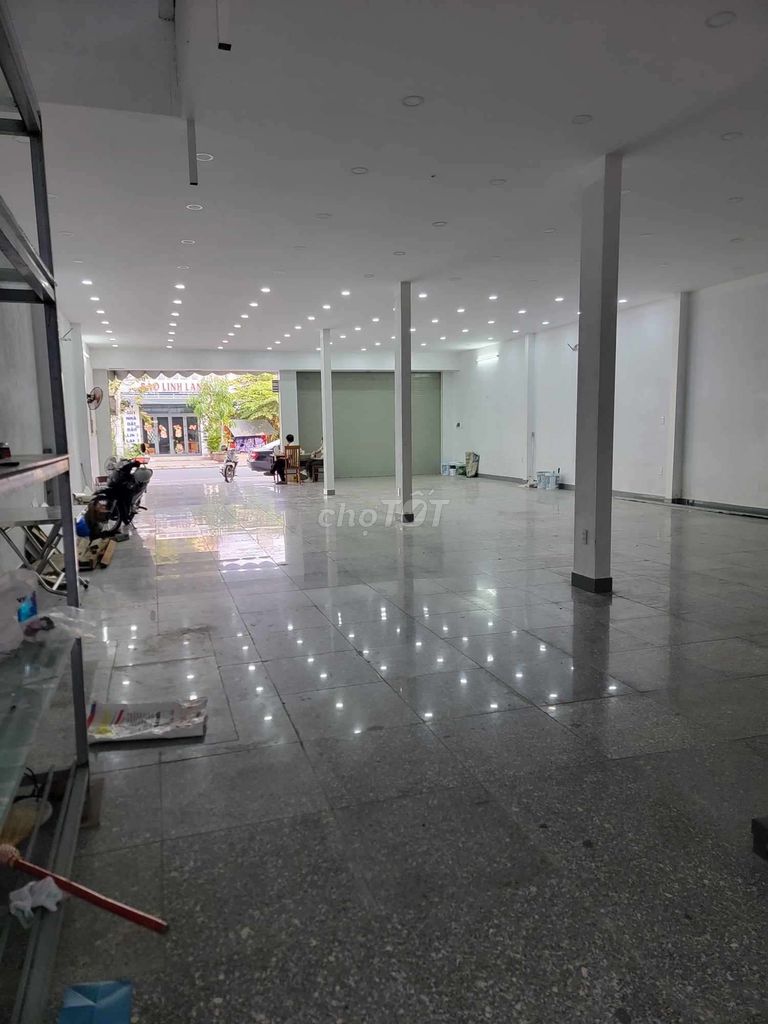 MB ĐẸP 400M2 GẦN VÕ CHÍ CÔNG