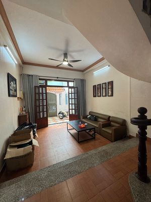CHO THUÊ NGUYÊN TẦNG 2 PN 1 WC, TRUNG TÂM QUẬN 10, GIÁ THUÊ 9TR/THÁNG