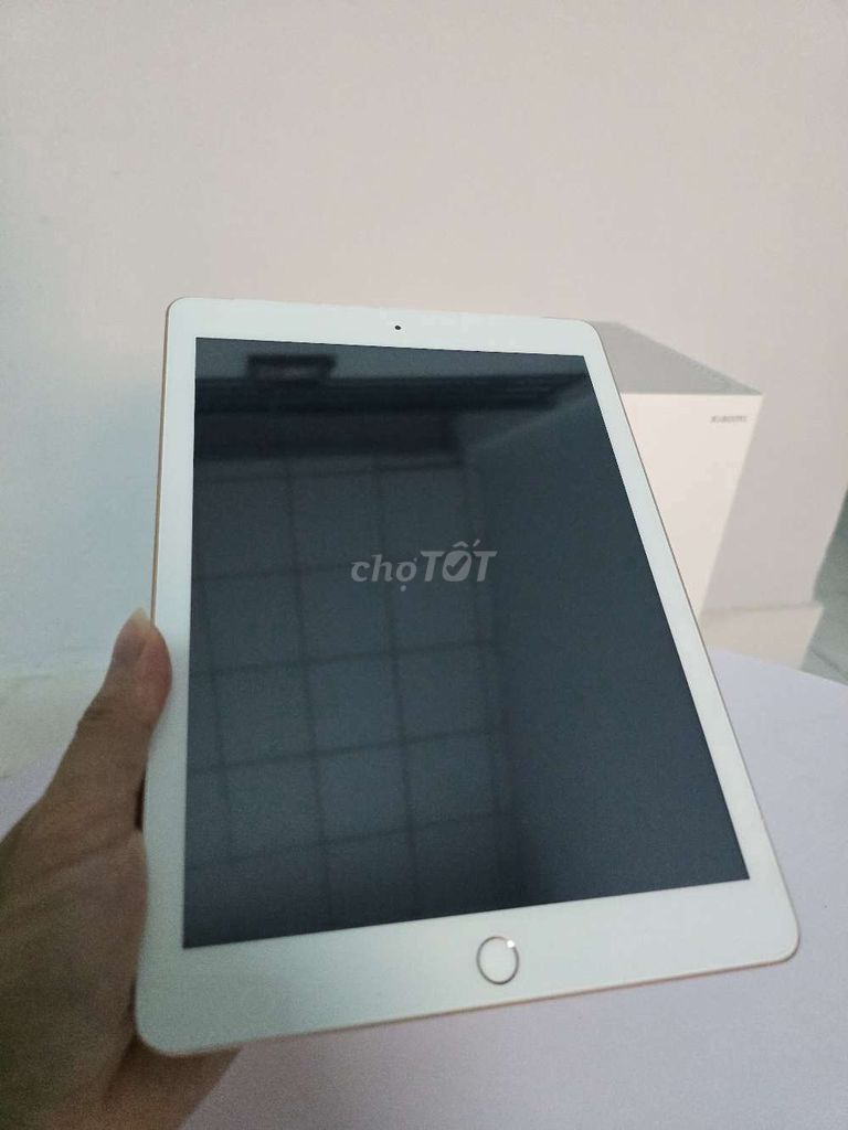 Apple iPad Gen 6 32GB 4G Vàng. Mua bán Máy tính bảng tại Thành phố Thủ Đức Tp Hồ Chí Minh được đăng bởi Quân Tạp Hóa hình 1