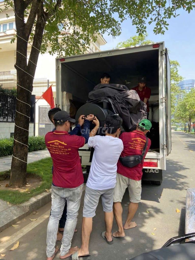 Dịch vụ chuyển nhà trọn gói giá rẻ bình dân . Dịch vụ chuyển nhà tại Quận 7 Tp Hồ Chí Minh được đăng bởi Chuyển Nhà Trọn Gói  Robert Biện hình 1