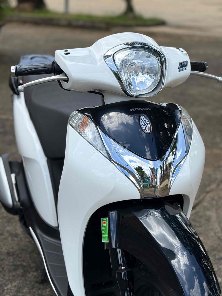 Honda SH Mode 2018 màu Trắng. Mua bán Xe máy tại Thành phố Buôn Ma Thuột Đắk Lắk được đăng bởi Khánh Ng hình 3