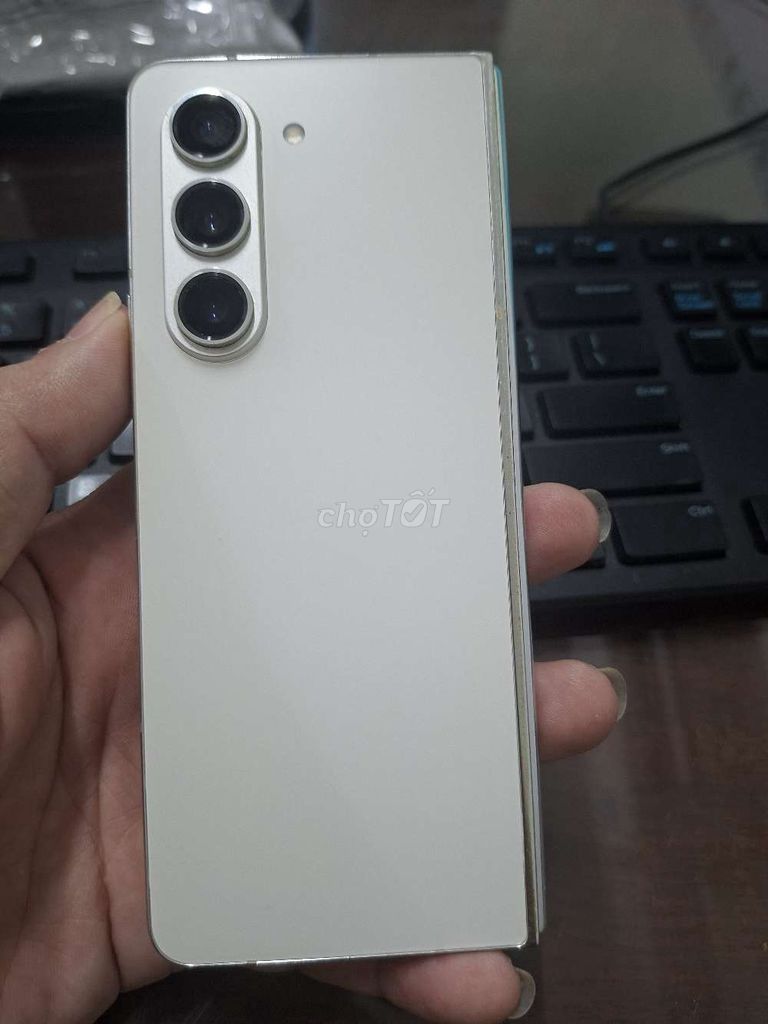 Samsung Galaxy Z Fold 5 256G Kem 99%. Mua bán Điện thoại tại Huyện Bình Chánh Tp Hồ Chí Minh được đăng bởi Tuan Phan hình 1