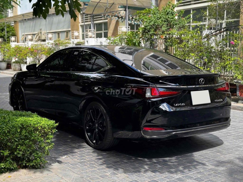 Lexus ES250 F.Sport sx 2021 nhập Nhật siêu đẹp. Mua bán Ô tô tại Quận Cầu Giấy Hà Nội được đăng bởi Cao Quý hình 3