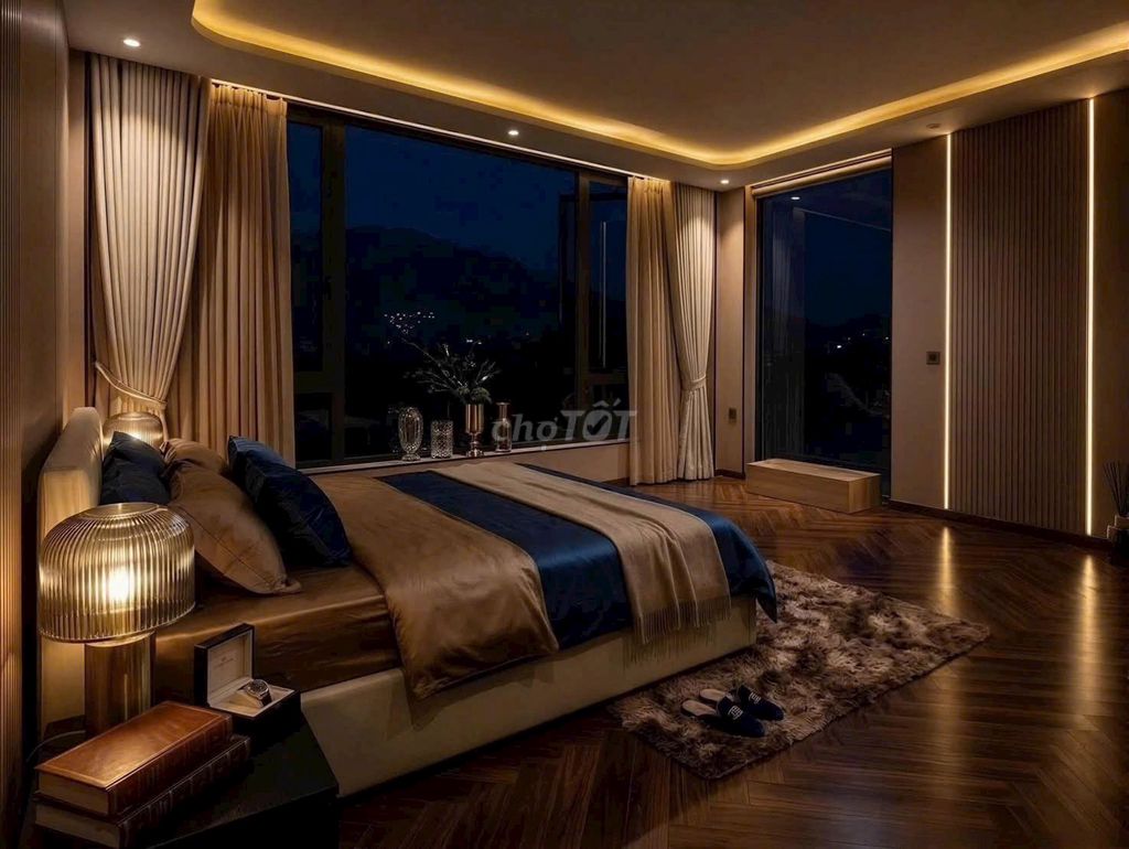 New luxury villa with infinity pool on Lê Văn Lương — photo 9