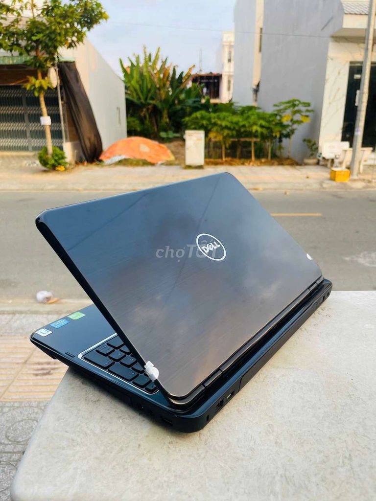 Laptop Dell Core i7 Chạy Rất Mượt !!!