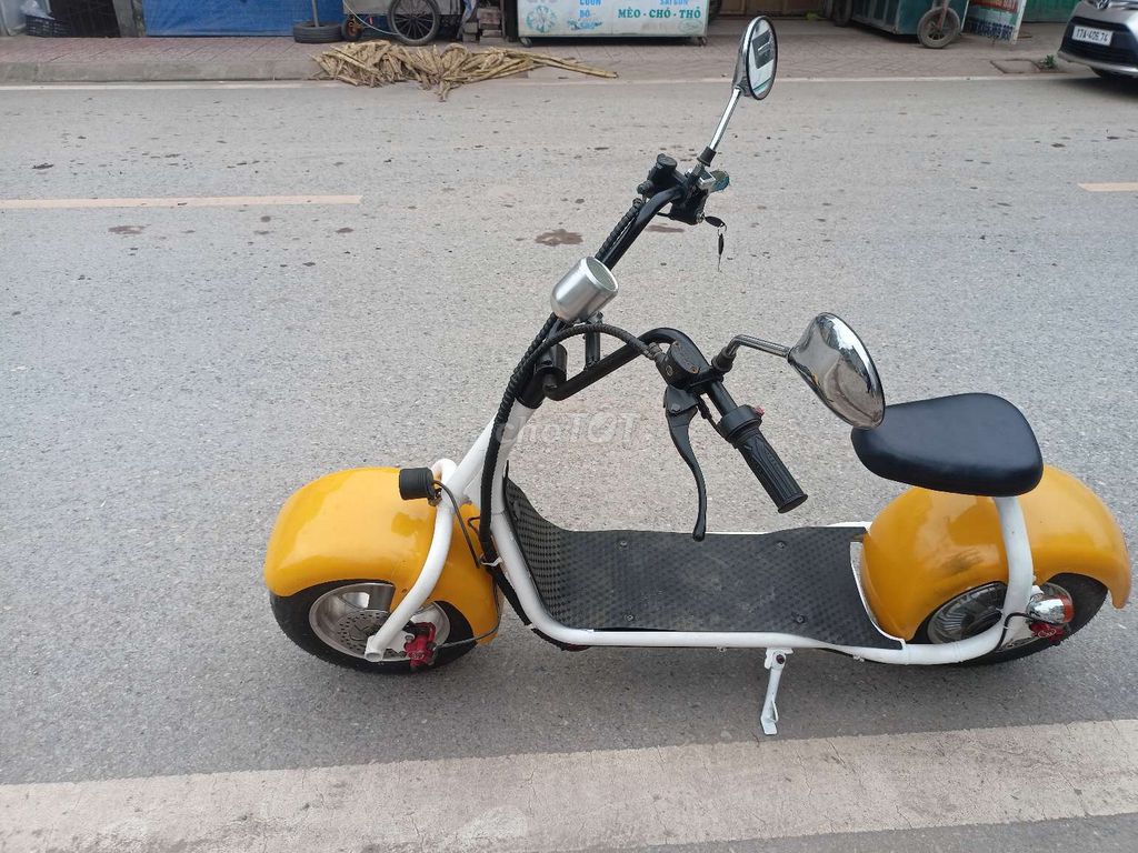 Xe máy điện Vàng, Trắng Đã sử dụng. Mua bán Xe điện tại Quận Hoàng Mai Hà Nội được đăng bởi lâm hình 3