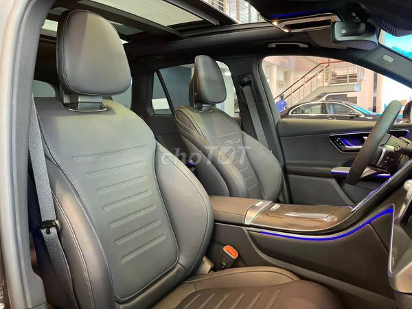 Mercedes Benz GLC300 4Matic. Mua bán Ô tô tại Quận Ba Đình Hà Nội được đăng bởi Tuyết Nhung Mercedes hình 2