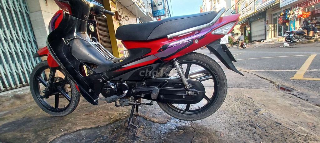 Xe future 1 đoi 2004 chinh chu. Mua bán Xe máy tại Quận 7 Tp Hồ Chí Minh được đăng bởi Tam Diec hình 1