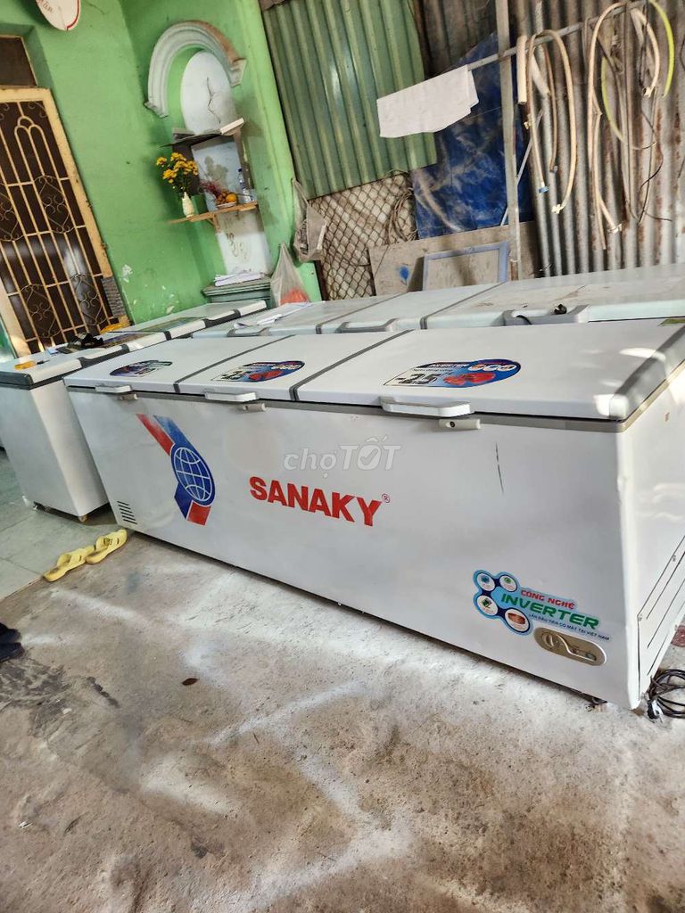 Bán tủ đông suốt Sanaky ba cánh 1.200 l