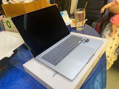SAMSUNG GALAXY BOOK 4 EDGE SNAPDRAGON 16G 512G 14". Mua bán Laptop tại Quận 3 Tp Hồ Chí Minh được đăng bởi Trần Thanh Hiền