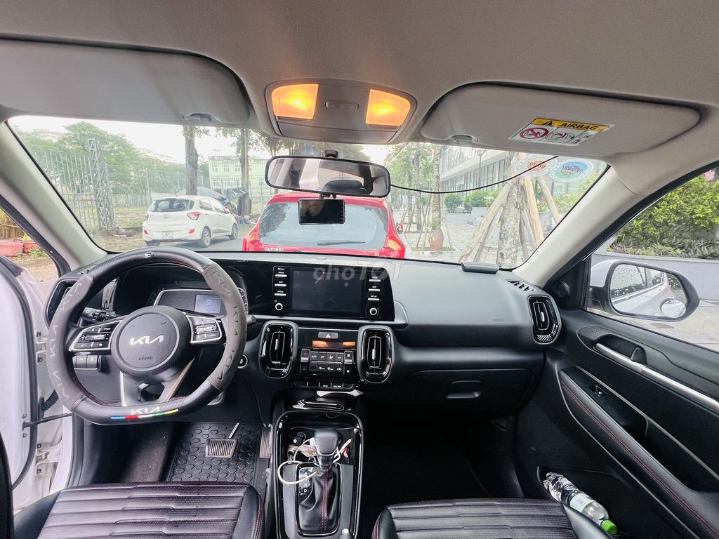 KIA Sonet 2022 Luxury 3v Trắng, xe gia đình. Mua bán Ô tô tại Quận Long Biên Hà Nội được đăng bởi Nhan Le hình 6