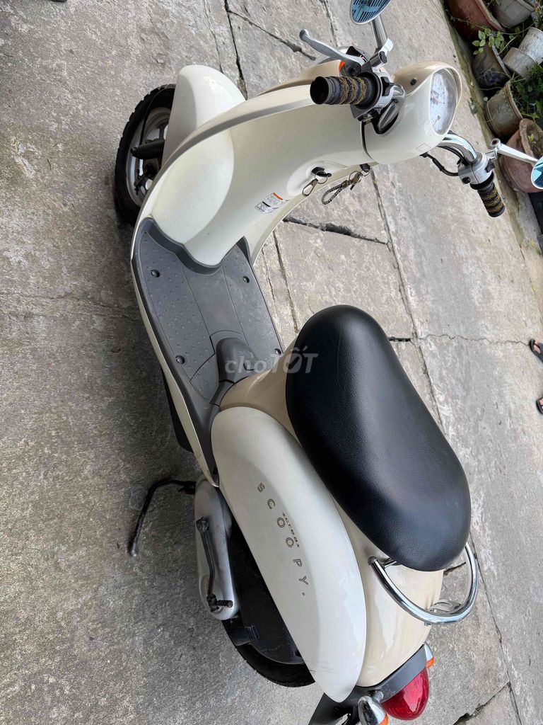 Honda Scoopy 50cc màu Kem. Mua bán Xe máy tại Thành phố Quảng Ngãi Quảng Ngãi được đăng bởi Hien hình 4