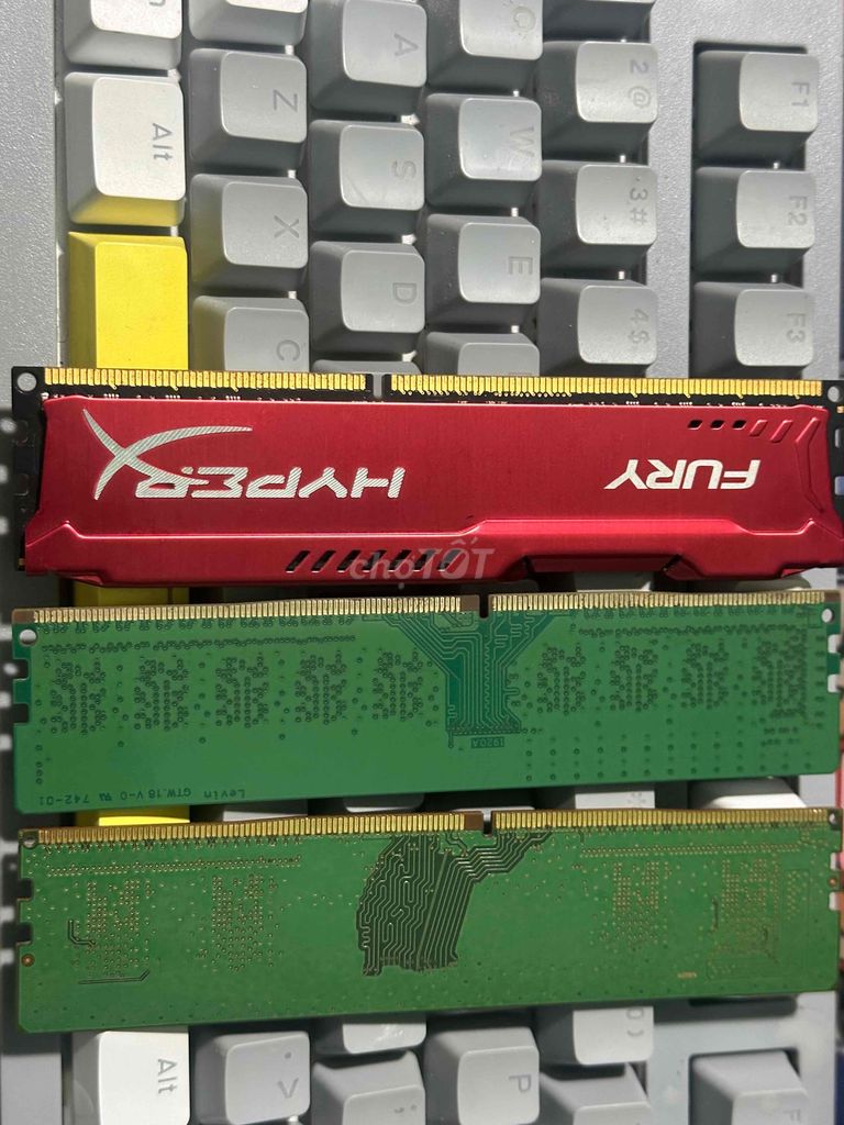 RAM DDR4 4GB x2 + DDR3 8GB. Mua bán Linh kiện (RAM, Card...) tại Huyện Củ Chi Tp Hồ Chí Minh được đăng bởi Thành Phương hình 1