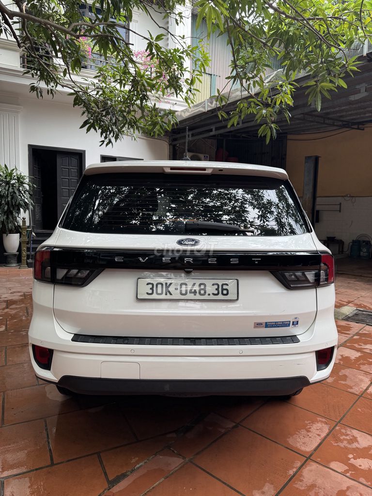 Ford Everest Ambiente 2022 2.0 Turbo 4x2 AT Белый