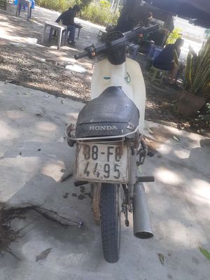 Cần bán xe máy tàu giá rẻ 2 triệu giấy tờ đầy đủ. Mua bán Xe máy tại Huyện Mê Linh Hà Nội được đăng bởi Trịnh Văn Lăng 