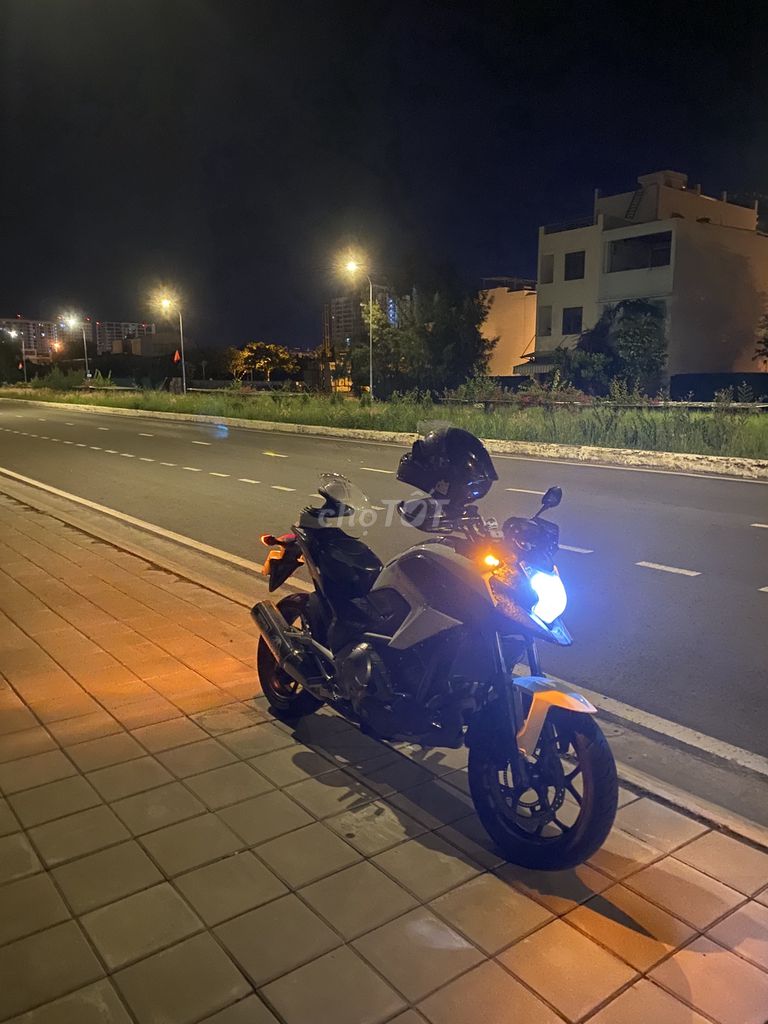 Honda NC700D DCT 2017 trắng ngọc + carbon, 42k km. Mua bán Xe máy tại Thành phố Nha Trang Khánh Hòa được đăng bởi Владлен Масловский hình 4