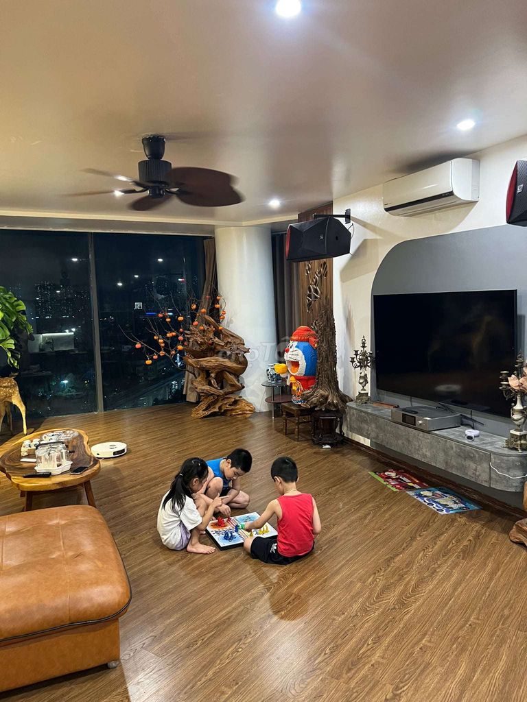Cần bán gấp căn hộ chung cư vew triệu đô