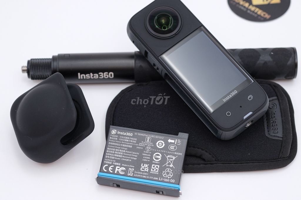 Insta360 X3 đẹp kèm gậy tàng hình