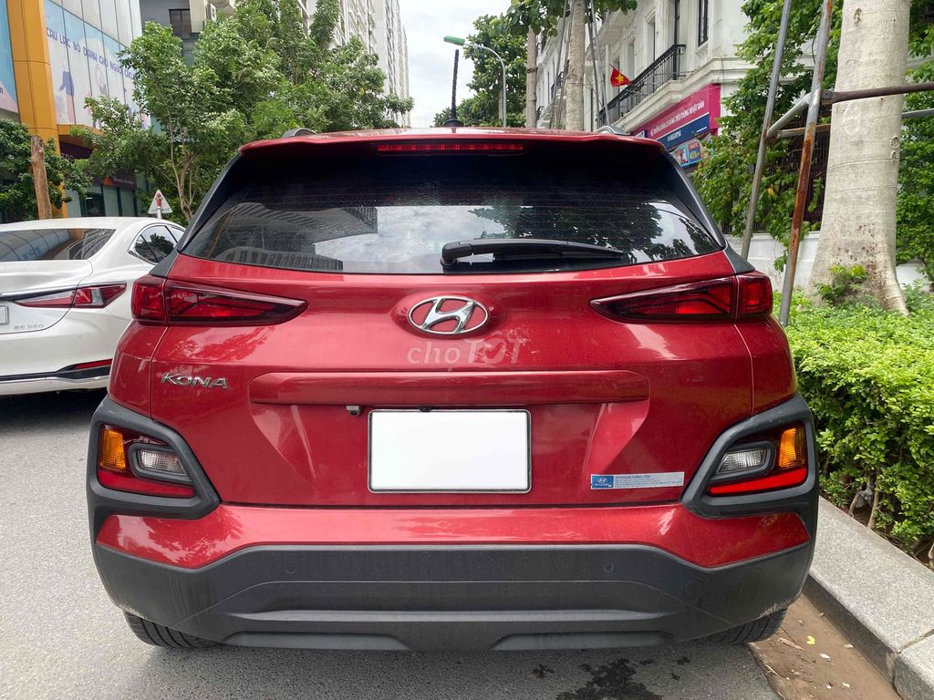 Hyundai Kona 2.0 2021 Красный