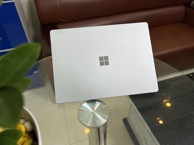 Surface Laptop 2 Màn hình 2K