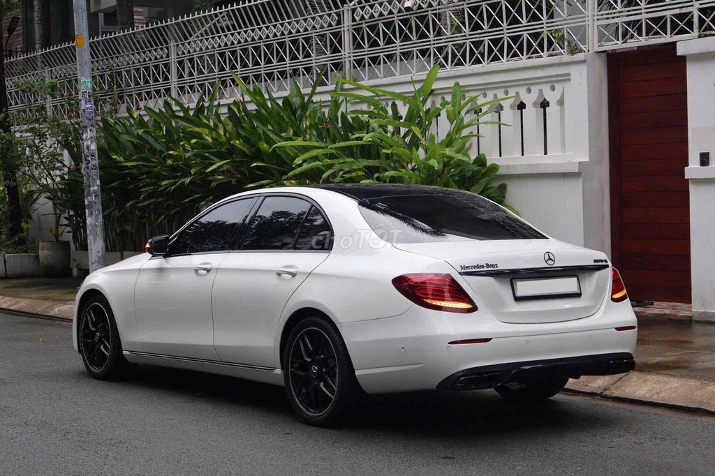Mercedes Benz E250 AMG model 2018 lên E63. Mua bán Ô tô tại Quận 8 Tp Hồ Chí Minh được đăng bởi Khoa nguyễn hình 6