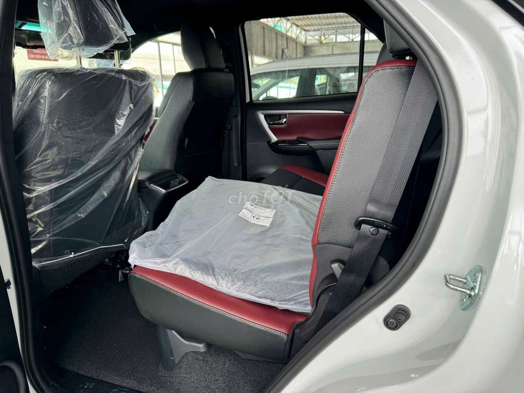 Toyota fortuner legender- 0 km. Mua bán Ô tô tại Thành phố Thủ Đức Tp Hồ Chí Minh được đăng bởi Ms Hiệp  hình 5