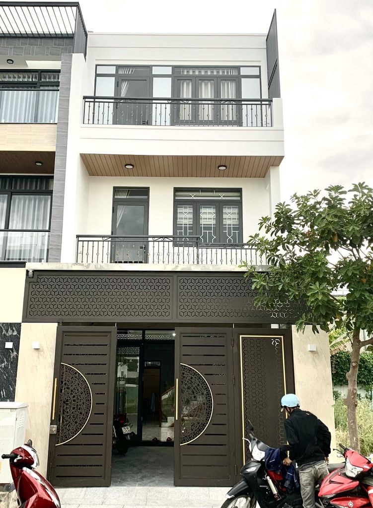 Новый дом на 4 спальни, КДТ Mỹ Gia — 27 млн/мес