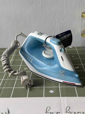 Bàn ủi hơi nước Electrolux ESI4017. Mua bán Nội thất, đồ gia dụng khác tại Quận Tân Phú Tp Hồ Chí Minh được đăng bởi Vân Anh