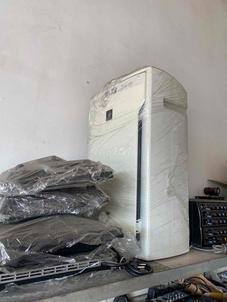 Máy lọc không khí Sharp Trắng Lọc bụi mịn. Mua bán Nội thất, đồ gia dụng khác tại Thị xã Bến Cát Bình Dương được đăng bởi ĐIỆN TỬ HÀNG THANH LÝ hình 1
