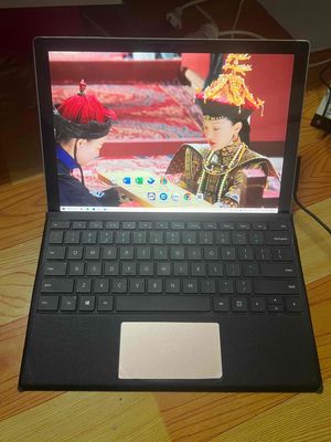 Surface Pro 5 i7/8/256 cũ tặng bàn phím và sạc