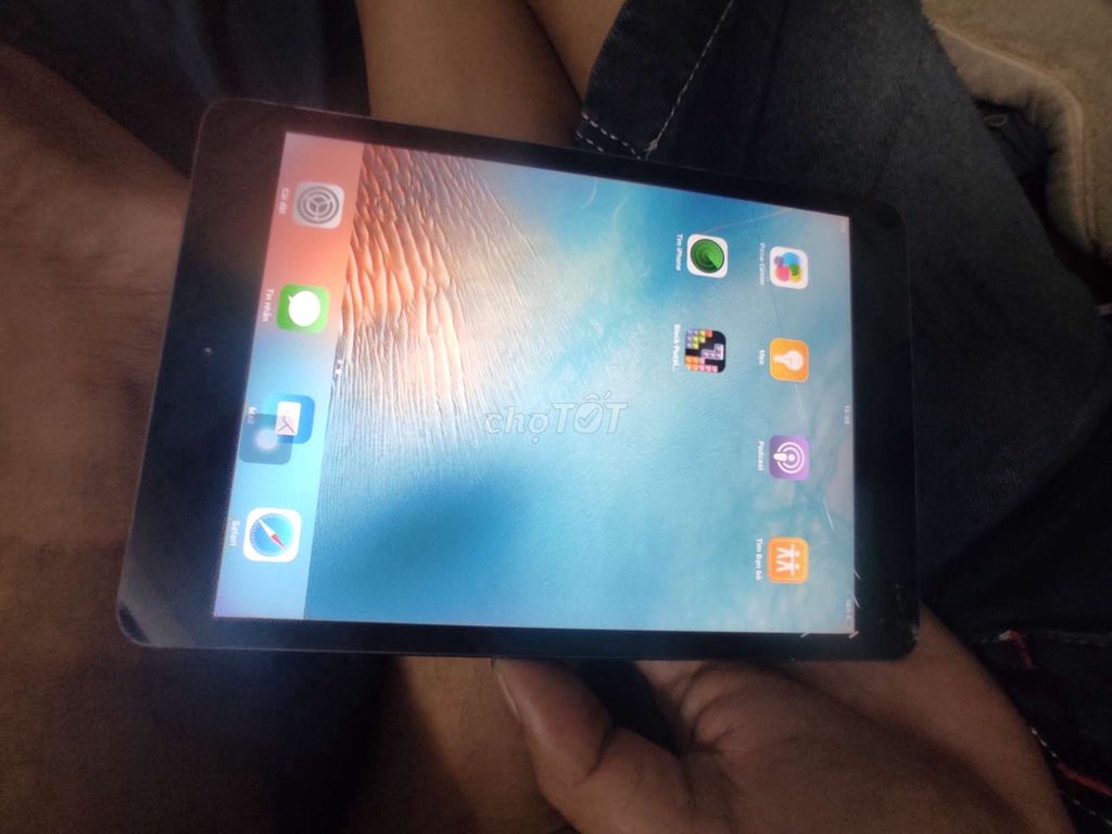 iPad mini zin full nứt kính xíu pin tốt. Mua bán Máy tính bảng tại Quận Nam Từ Liêm Hà Nội được đăng bởi ngo thanh hình 1