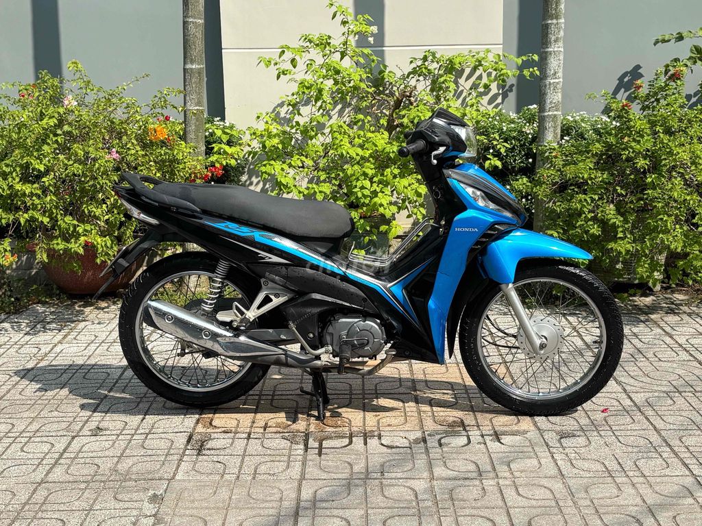 Honda Wave RSX FI Xanh đen. Mua bán Xe máy tại Thành phố Biên Hòa Đồng Nai được đăng bởi Huy Trần hình 4
