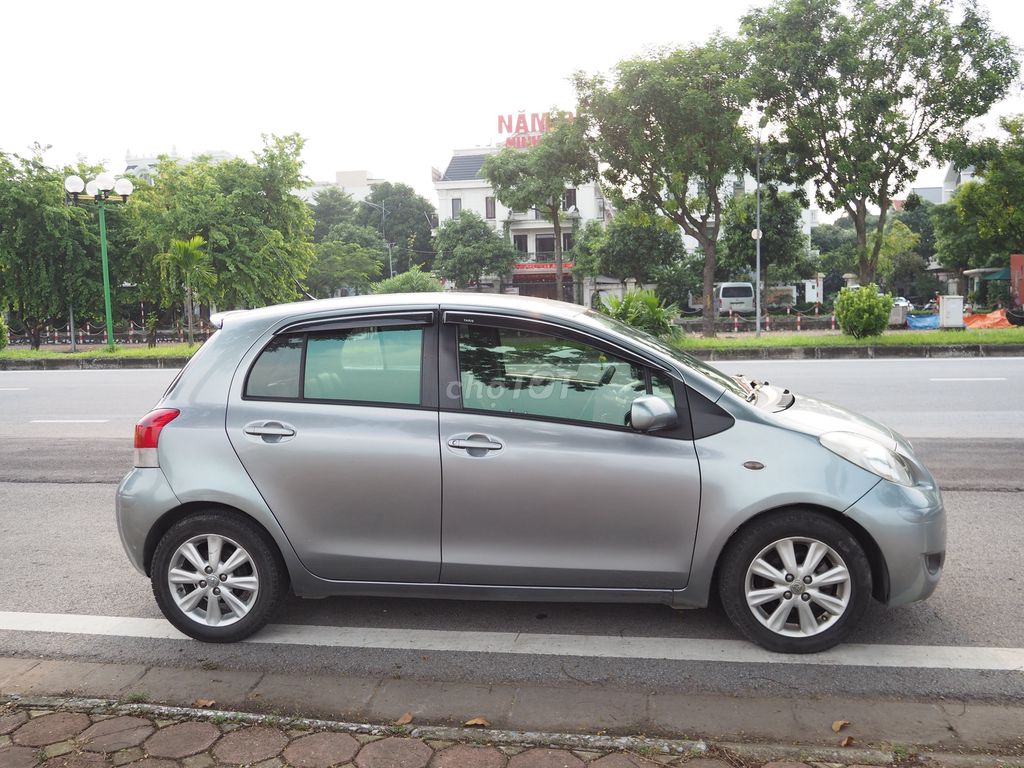 Toyota Yaris 2009  - 130000 km. Mua bán Ô tô tại Huyện Gia Lâm Hà Nội được đăng bởi Vương Quang Huy hình 2