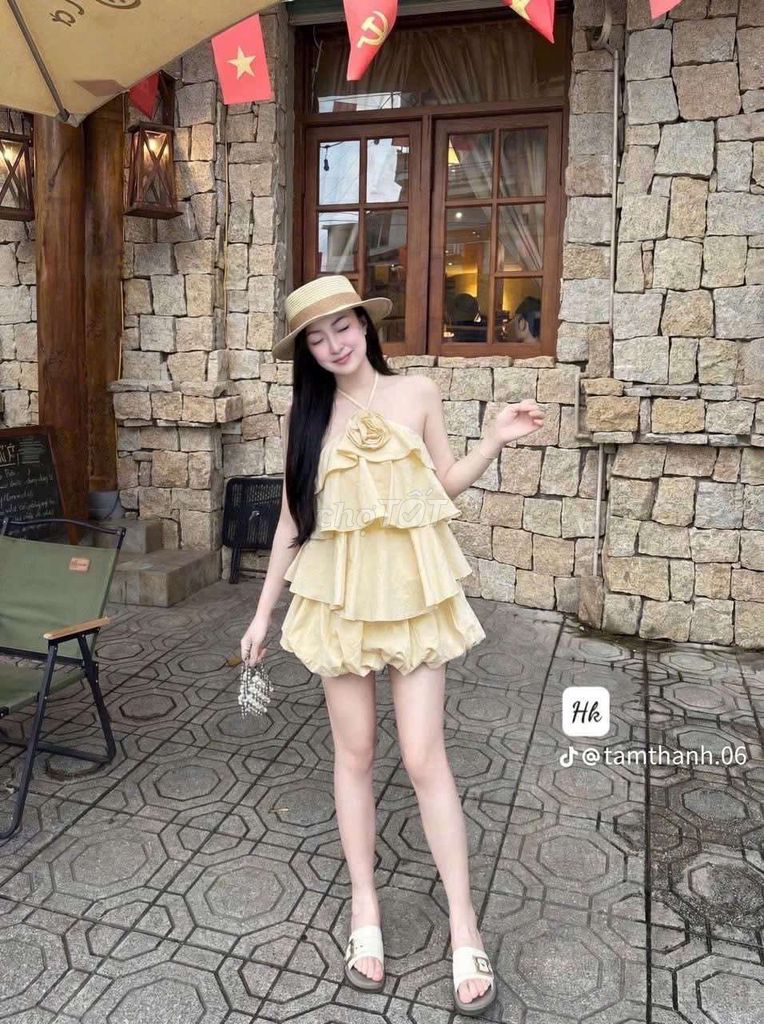 Đầm hai dây Nữ Vàng nhạt Vải mềm xếp tầng. Mua bán Quần áo tại Quận Cẩm Lệ Đà Nẵng được đăng bởi Bao Minh hình 1