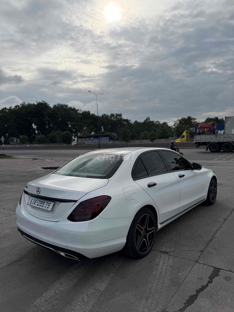 Mercedes Benz C Class 2017 C200 - 96000 km. Mua bán Ô tô tại Thành phố Dĩ An Bình Dương được đăng bởi Thắng hình 7