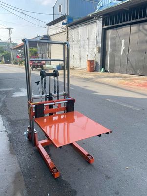 Xe nâng tay cao mini 400 cân xả toàn kho thanh lý. Mua bán Đồ chuyên dụng, Giống nuôi trồng tại Quận Hoàng Mai Hà Nội được đăng bởi Nguyễn thị cúc