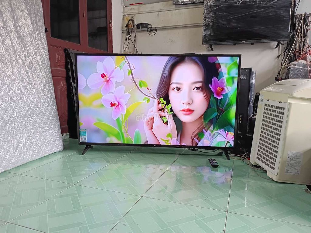 Tivi LG 55 in 4k Xem YouTube Sáng Đẹp Nhanh. Mua bán Tivi, Âm thanh tại Thành phố Biên Hòa Đồng Nai được đăng bởi Điện Tử Nguyễn trung hình 1