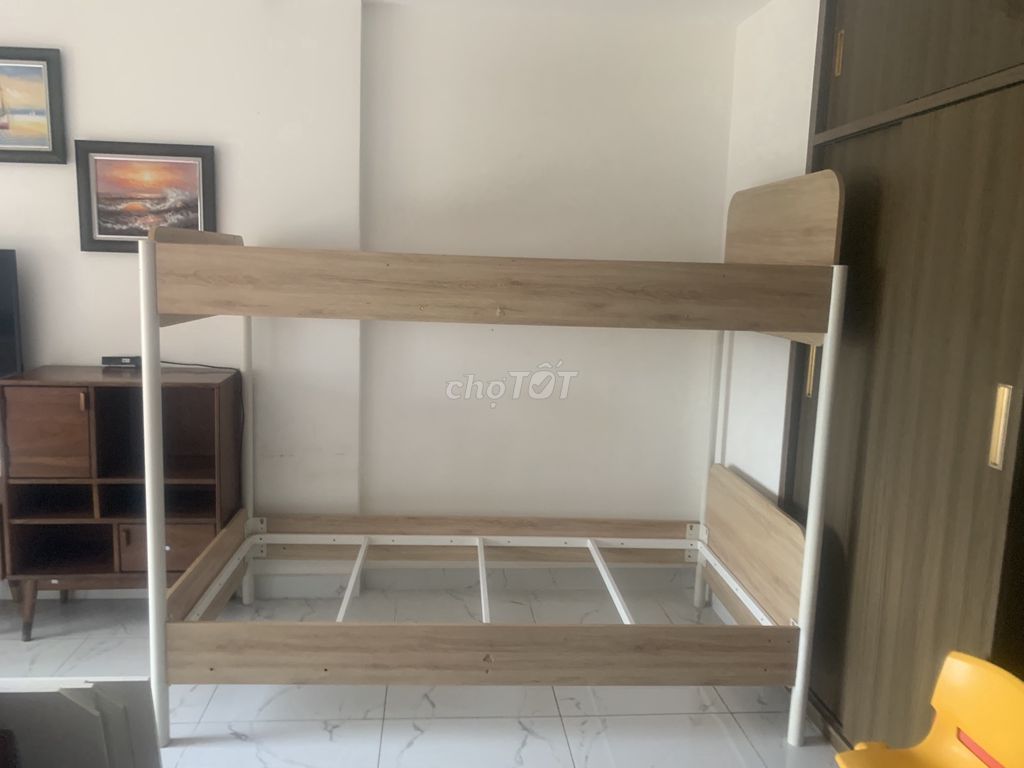 Giường tầng Gỗ Nâu, Trắng Bền, Chắc chắn. Mua bán Giường, chăn ga gối nệm tại Thành phố Thủ Đức Tp Hồ Chí Minh được đăng bởi Công ty TNHH TM- XD TAM LONG hình 1