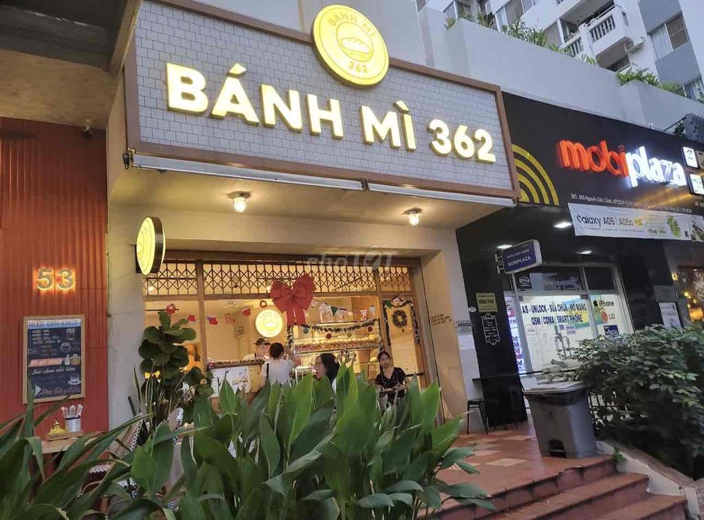 Nhân viên bán hàng hệ thống Bánh Mì 362 Quận 7