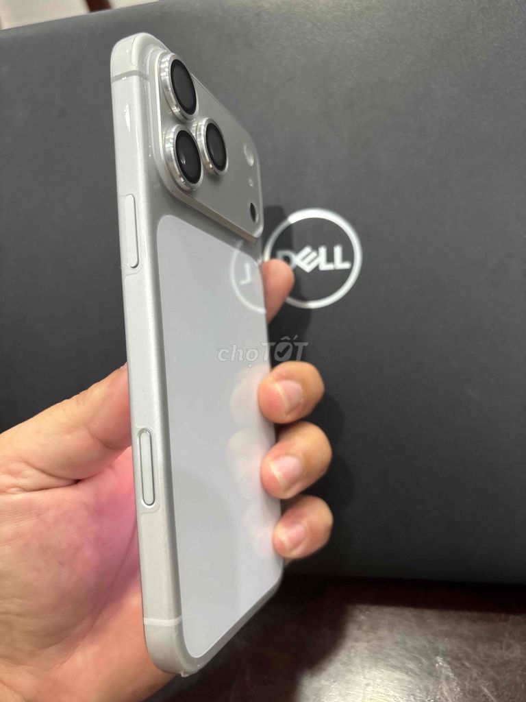 Apple iPhone 17 Pro Max 256GB Bạc như mới. Mua bán Điện thoại tại Huyện Xuyên Mộc Bà Rịa - Vũng Tàu được đăng bởi bằng hình 1