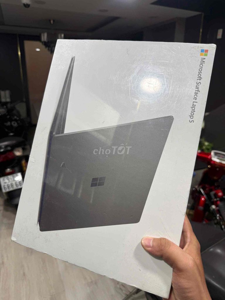 Microsoft Surface Laptop 5 i7 32GB/1TB Đen NewSeal. Mua bán Laptop tại Quận 8 Tp Hồ Chí Minh được đăng bởi CA REM BÁN TÁO hình 1