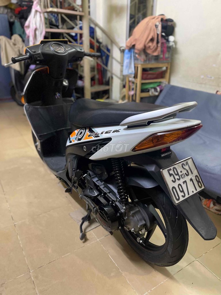 Honda ClickPlay 2011 Cam trắng. Mua bán Xe máy tại Quận Bình Thạnh Tp Hồ Chí Minh được đăng bởi Đại Dương hình 4