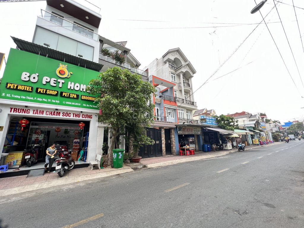 MTKD đa nghành nghề Hiệp Phú ngang 5.2m ngay Vincom Lê Văn Việt