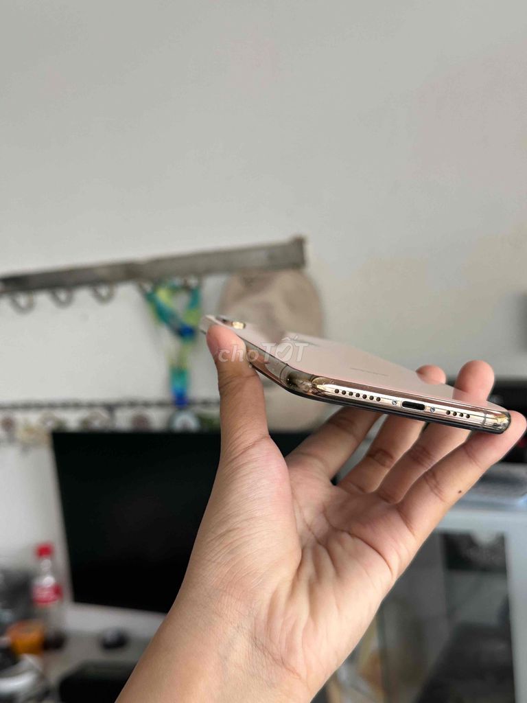 iPhone Xs Max 64GB Vàng Đã sử dụng. Mua bán Điện thoại tại Thị xã Tân Uyên Bình Dương được đăng bởi Cửa hàng Kim Tuyến hình 1