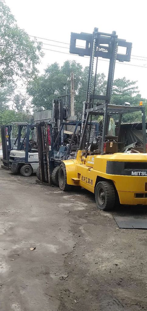Xe nâng Mitsubishi 4tấn màu vàng cao 3 m nặng 6920. Mua bán Phương tiện khác tại Thành phố Biên Hòa Đồng Nai được đăng bởi Nguyễn Thanh Phương hình 7