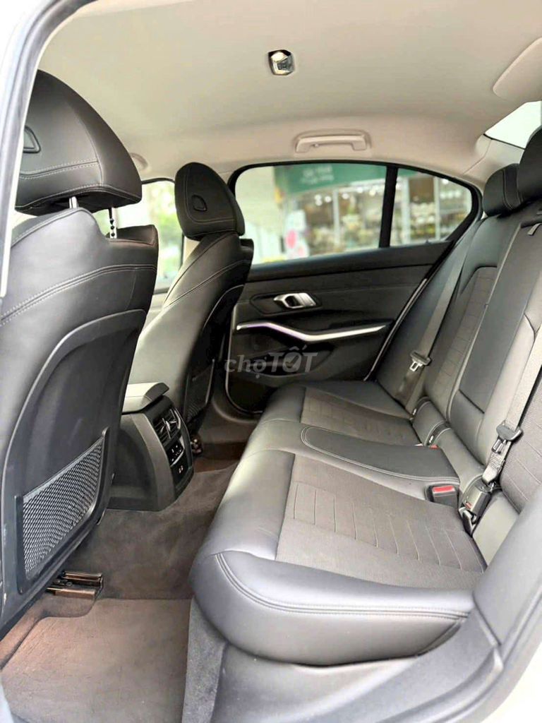 BMW 320i Sport Line 2021 30.000km Trắng. Mua bán Ô tô tại Quận 7 Tp Hồ Chí Minh được đăng bởi cao minh phương  hình 5