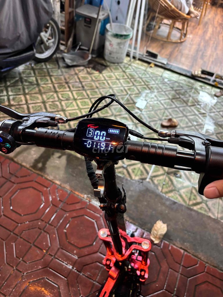 xe điện scooter seaup Q22 màu Đen, Đỏ. Mua bán Xe điện tại Thành phố Thủ Đức Tp Hồ Chí Minh được đăng bởi Tuấn Anh Lock Chấm COM hình 3
