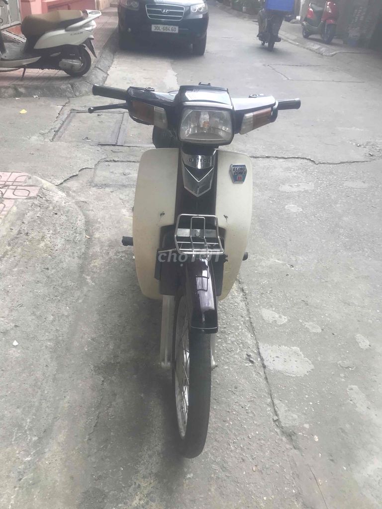 Cần bán. Mua bán Xe máy tại Quận Hà Đông Hà Nội được đăng bởi nguyễn văn trường hình 1