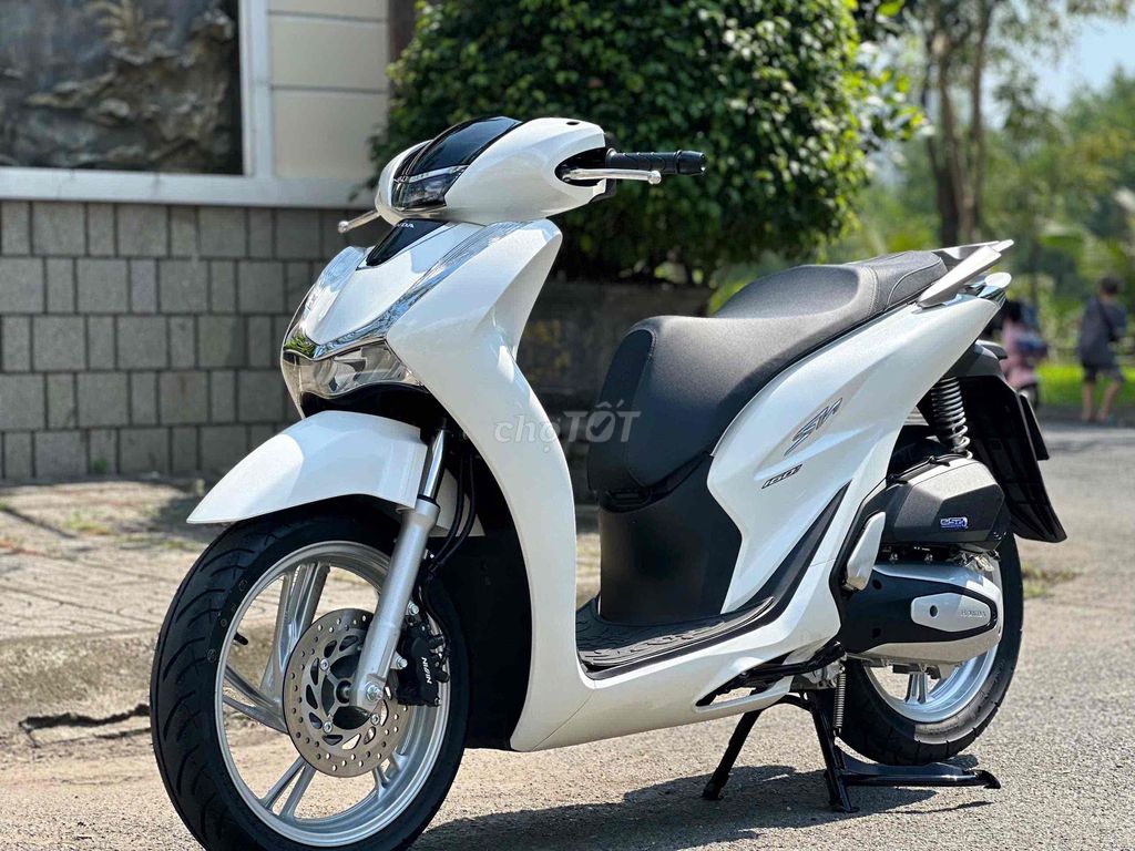 Honda SH 160i 2025 Trắng 1000 km. Mua bán Xe máy tại Quận Gò Vấp Tp Hồ Chí Minh được đăng bởi CHXM 86 chuyên bán xe trả góp hình 3
