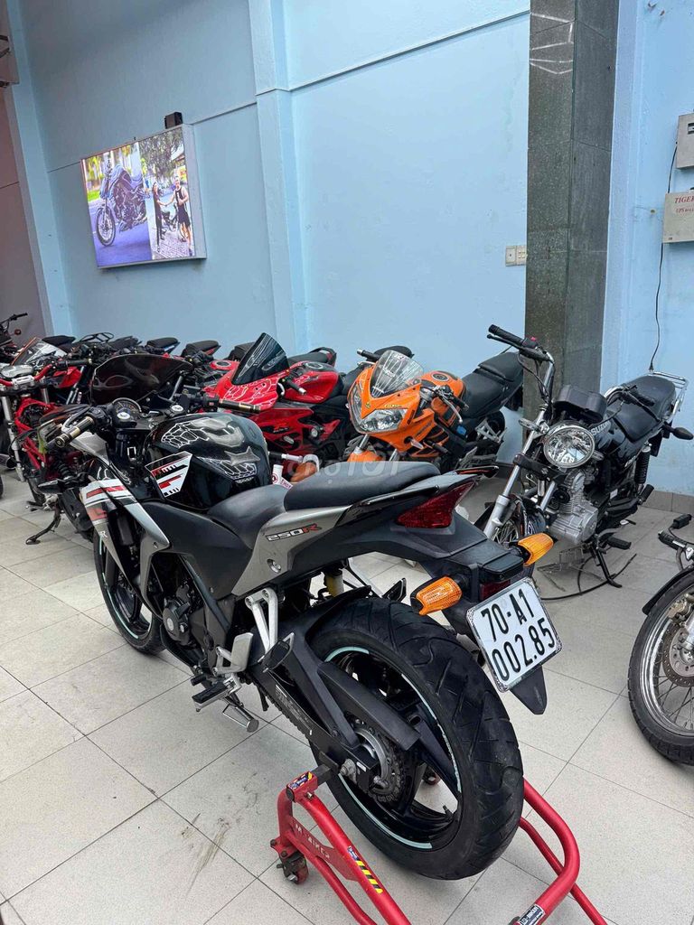 Honda CBR250 nhập thái chính chủ biển 70. Mua bán Xe máy tại Huyện Bình Chánh Tp Hồ Chí Minh được đăng bởi Phong Vũ hình 9
